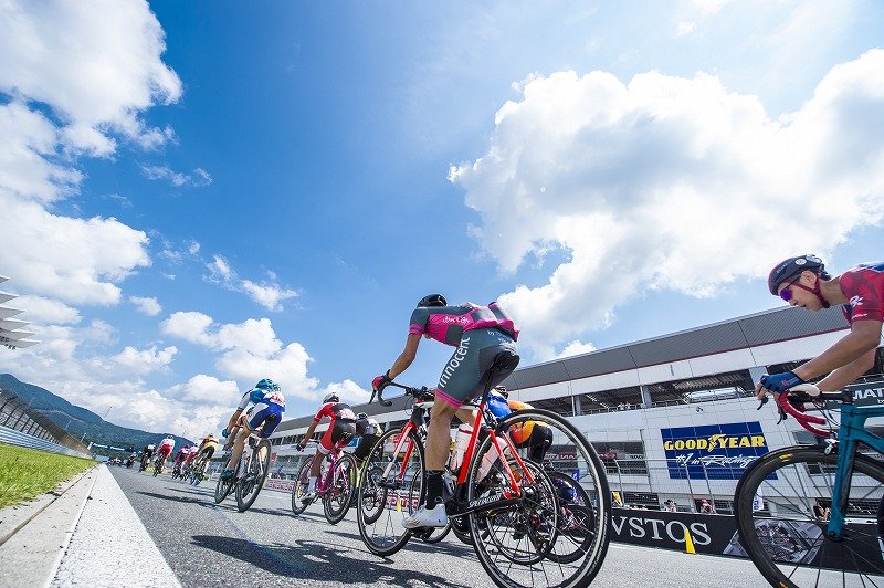 Group cycling in Japan